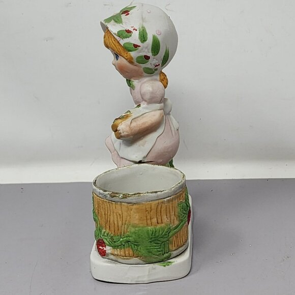 Vintage Strawberry Patches Porcelain Figurine‎ Collectible Desk Ornament - Picture 2 of 11